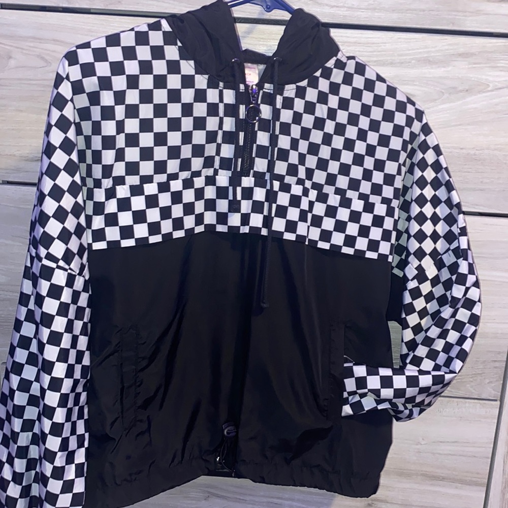 Checkered Windbreaker🖤🤍